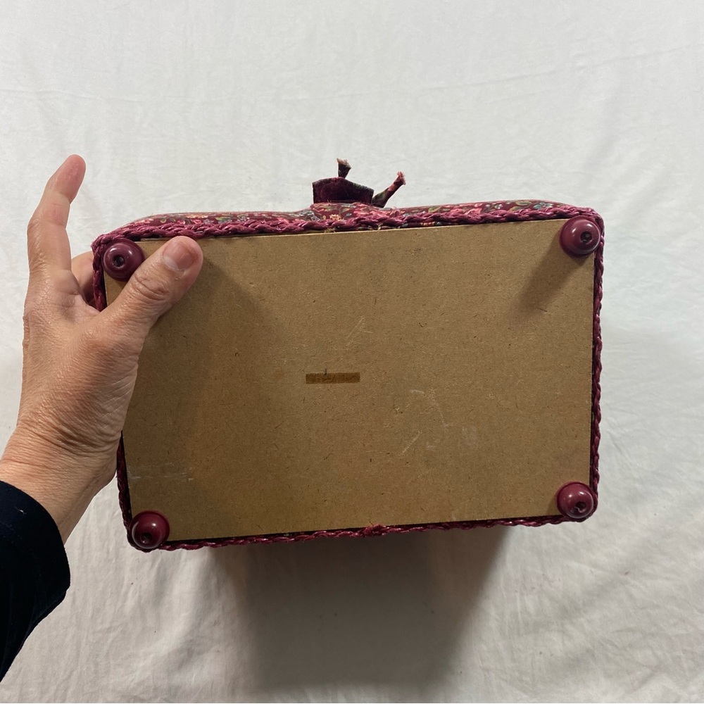 Vintage Sewing Box With Lid Upholstered Padded Floral With Handle Compartments - Picture 8 of 13